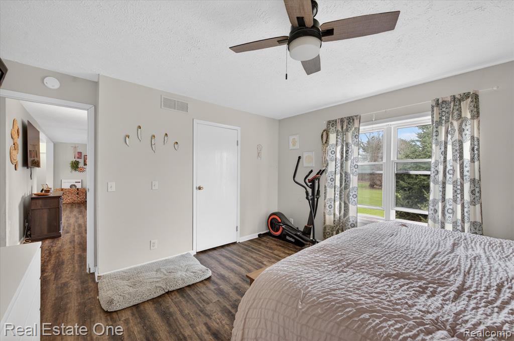 7841 Bergin Road Howell, MI 48843 - Photo 17 of 36 Gallery Image 17