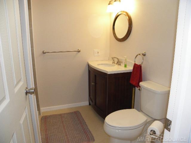 18206 Airport Fraser, MI 48026 - Photo 20 of 30 31373486-19.JPG