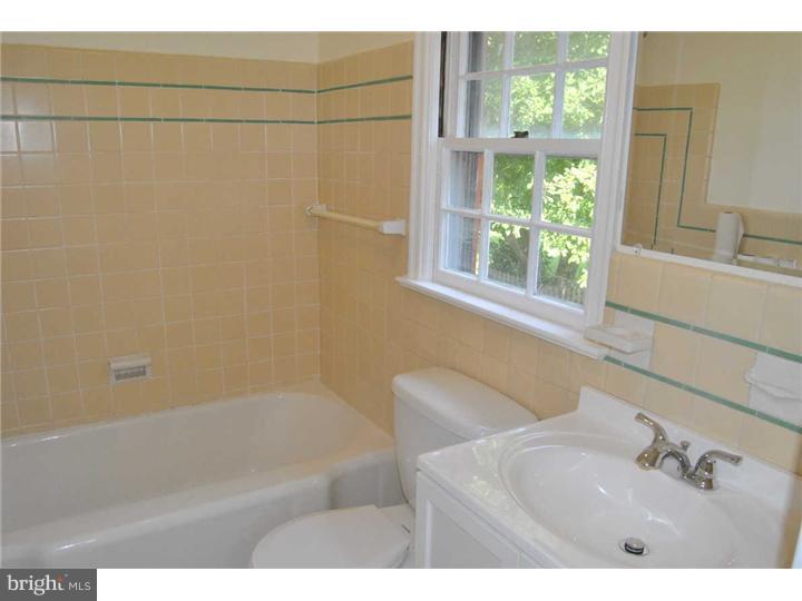 326 Thorpe Road Jenkintown, PA 19046 - Photo 11 of 12 Master Bathroom