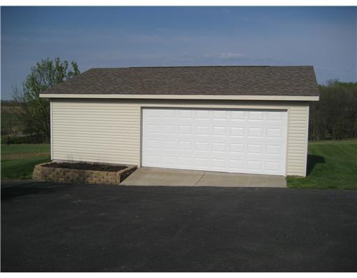 194 Eagle Mill Road Butler, PA 16001 - Photo 4 of 18 Parking Lot/Garage.