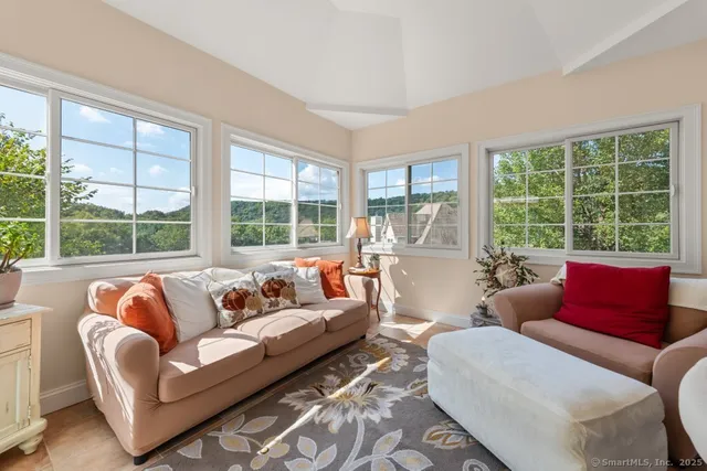 $699,900 | 1 Tall Oaks Drive, New Milford, CT 06776