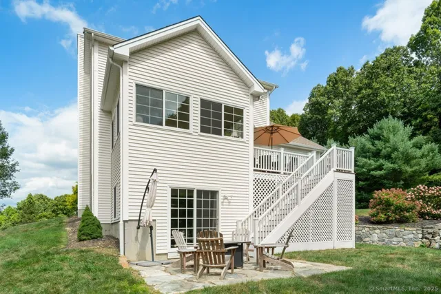 $699,900 | 1 Tall Oaks Drive, New Milford, CT 06776