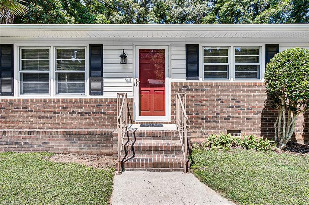 1424 Pepperidge Road Asheboro, NC 27205 - Photo 2 of 17 Gallery Image 2