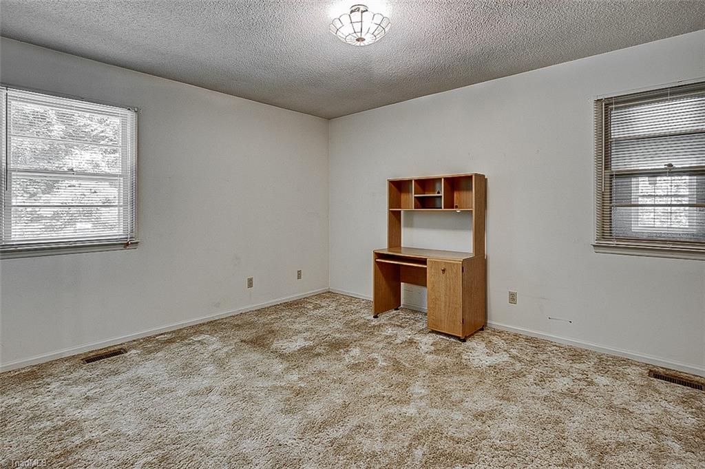 1424 Pepperidge Road Asheboro, NC 27205 - Photo 10 of 17 Gallery Image 10