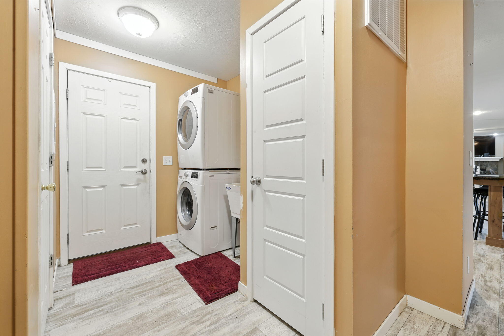 N1152 Spruce Road Bloomfield, WI 53128 - Photo 11 of 34 21-web-or-mls-R5__6662 Jacek Cwik