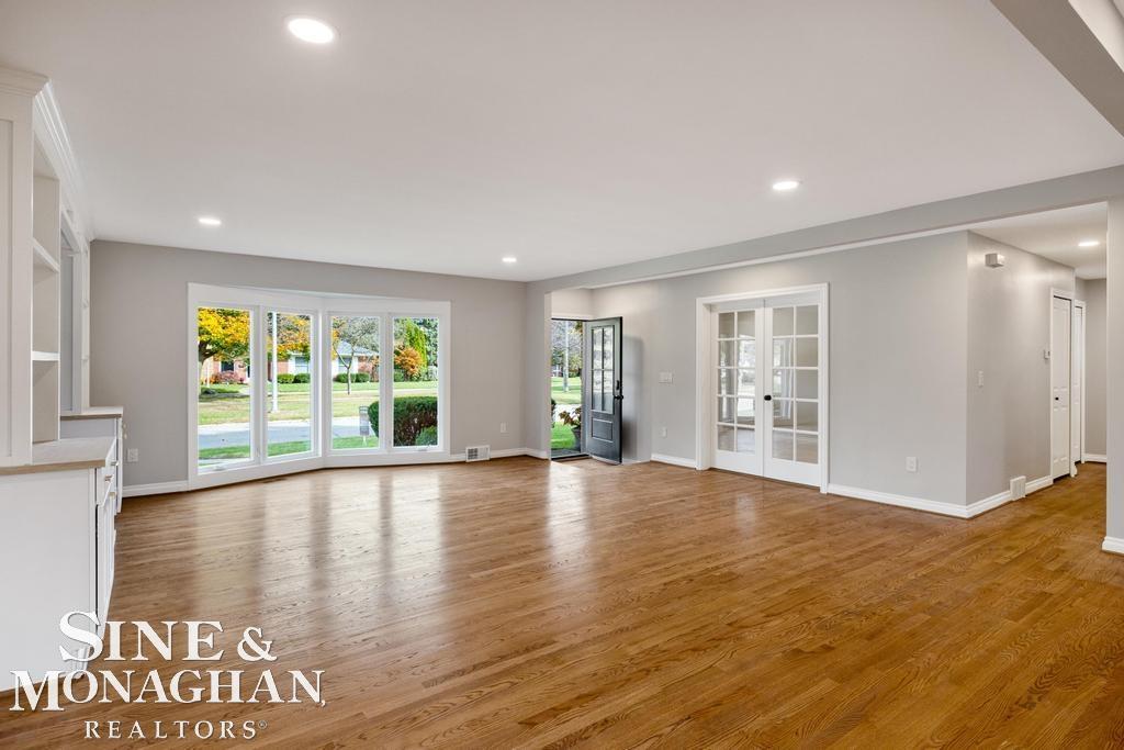 781 Fairford Road Grosse Pointe Woods, MI 48236 - Photo 6 of 57