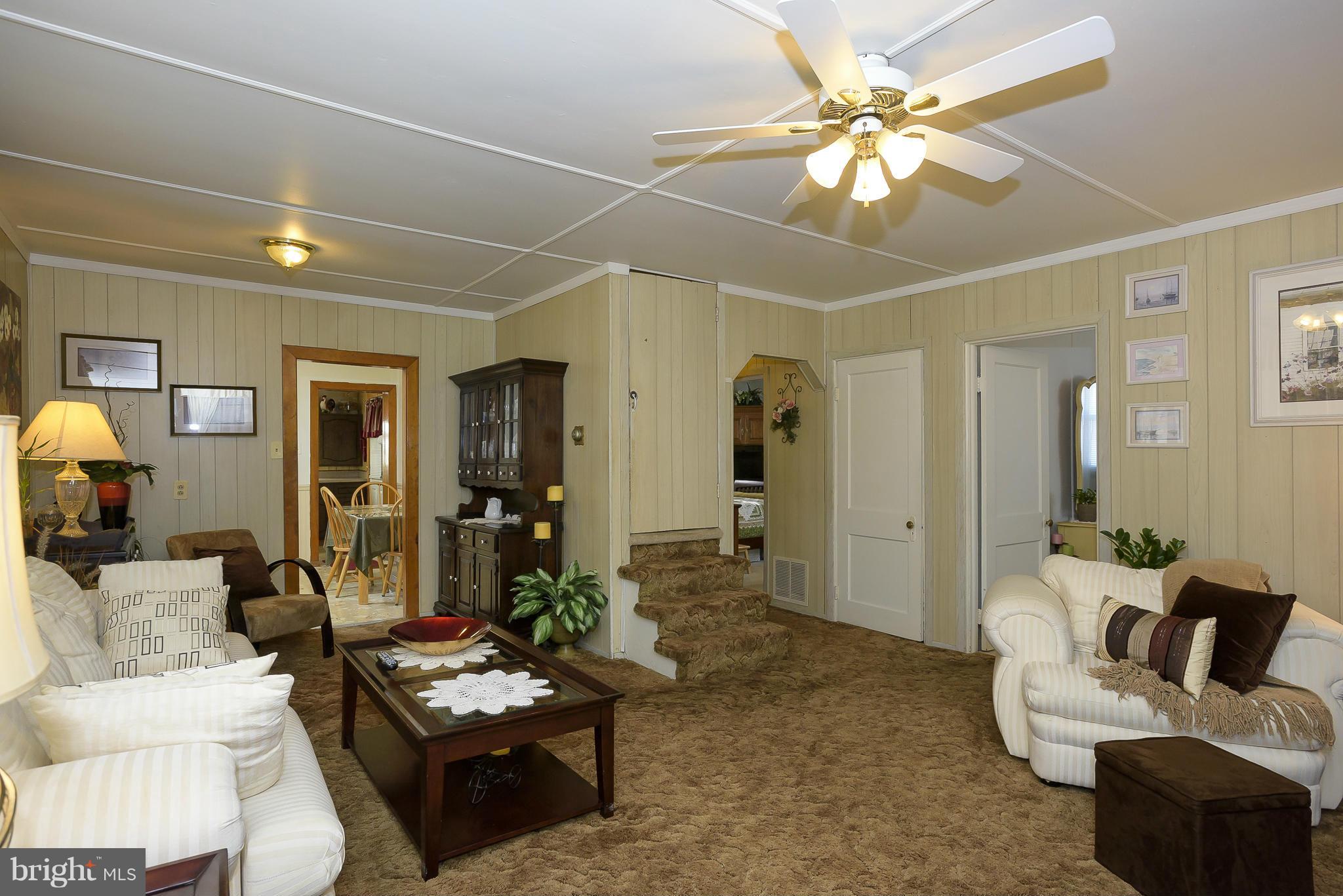 500 Tulip Road Riva, MD 21140 - Photo 3 of 30 Living Room