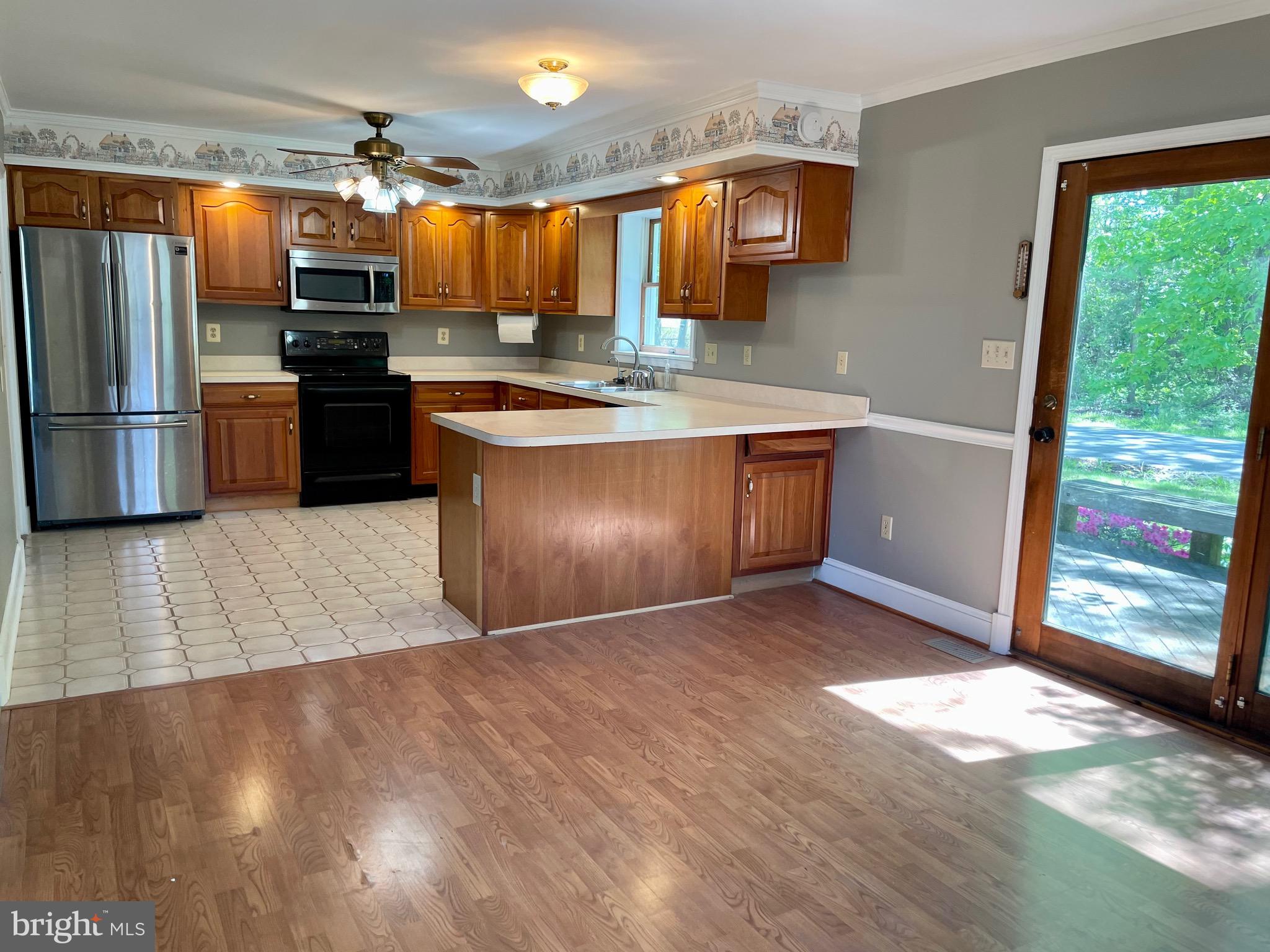 7833 Appletree Road Pasadena, MD 21122 - Photo 9 of 21 Kitchen