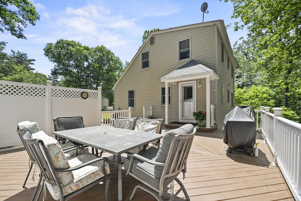 23 Cove Road Lunenburg, MA 01462 - Photo 33 of 42 a outdoor space with a table and chairs