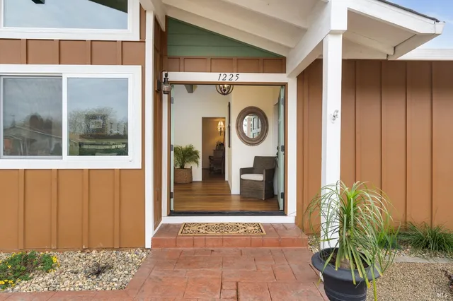 $925,000 | 1225 El Centro Avenue, Napa, CA 94558