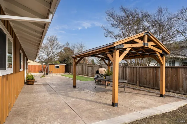 $925,000 | 1225 El Centro Avenue, Napa, CA 94558