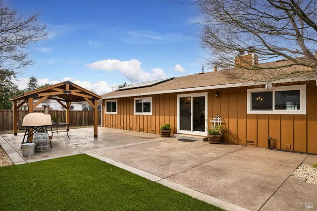 $925,000 | 1225 El Centro Avenue, Napa, CA 94558
