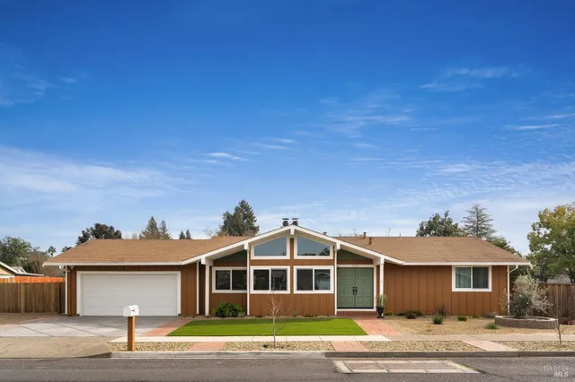 $925,000 | 1225 El Centro Avenue, Napa, CA 94558