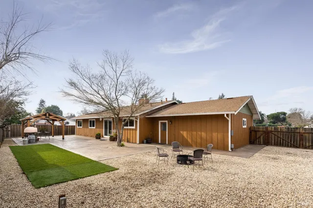 $925,000 | 1225 El Centro Avenue, Napa, CA 94558