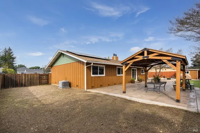 $925,000 | 1225 El Centro Avenue, Napa, CA 94558