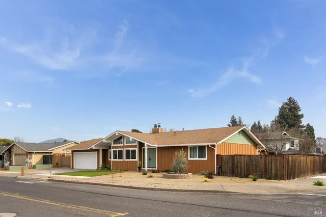 $925,000 | 1225 El Centro Avenue, Napa, CA 94558