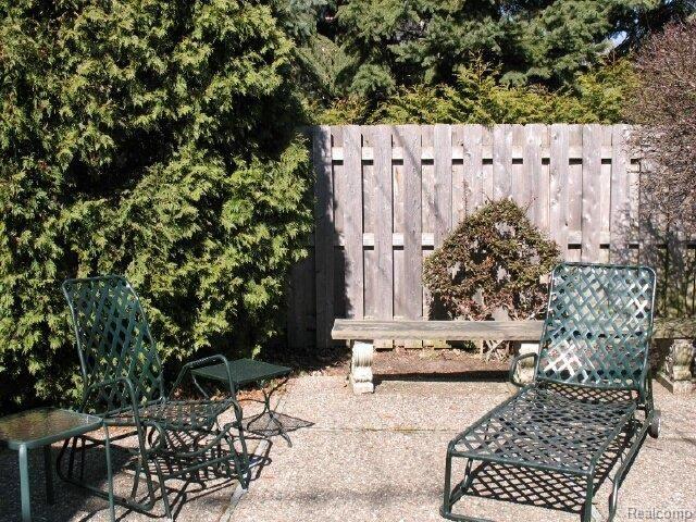 44 Colonial Road Grosse Pointe, MI 48236 - Photo 15 of 15 Patio