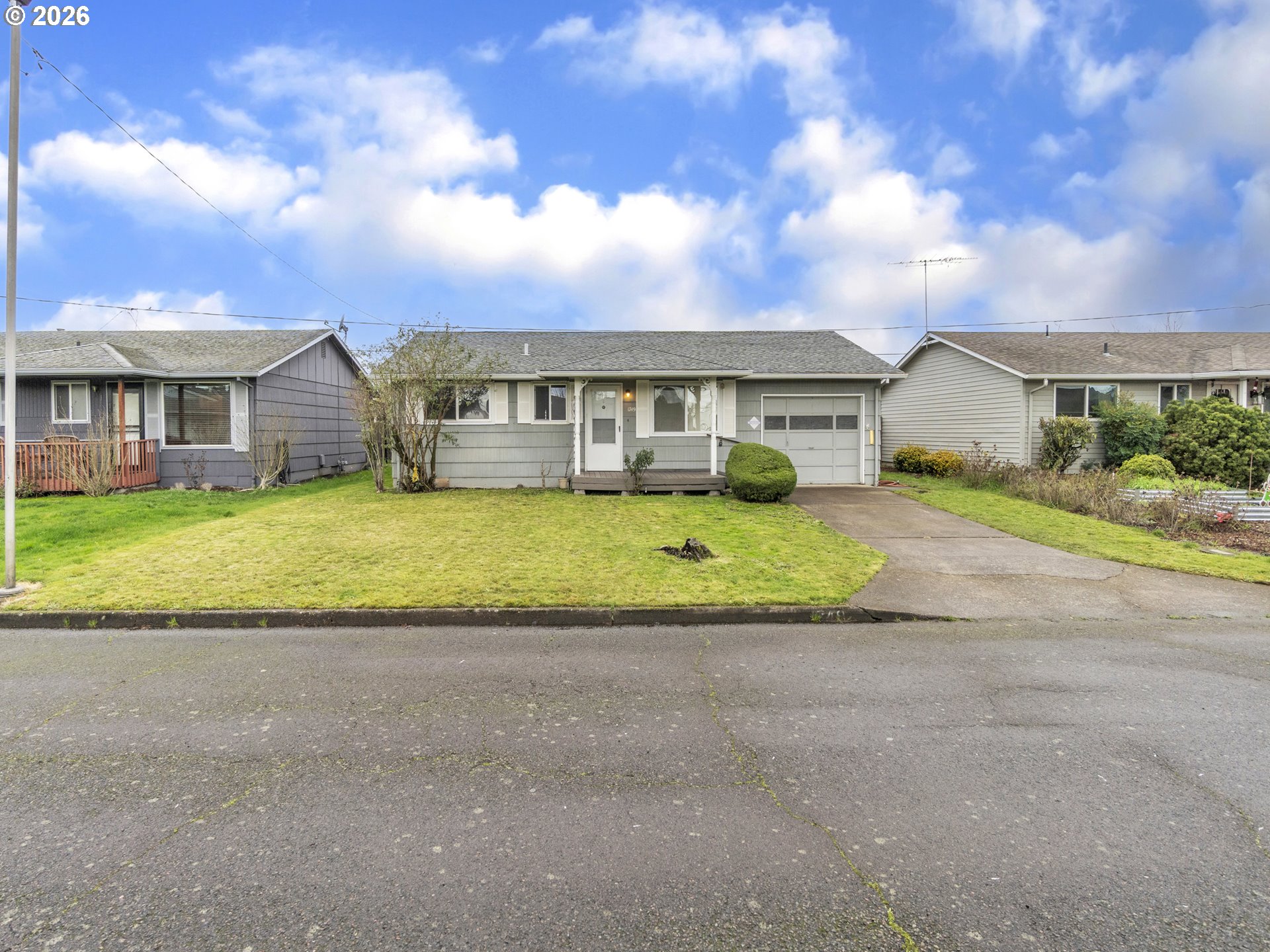 1749 Thompson Road Woodburn, OR 97071 - Photo 2 of 33 Gallery Image 2