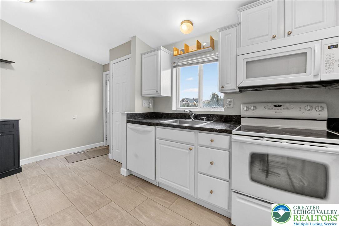 1127 Oak Street Coplay, PA 18037 - Photo 12 of 20