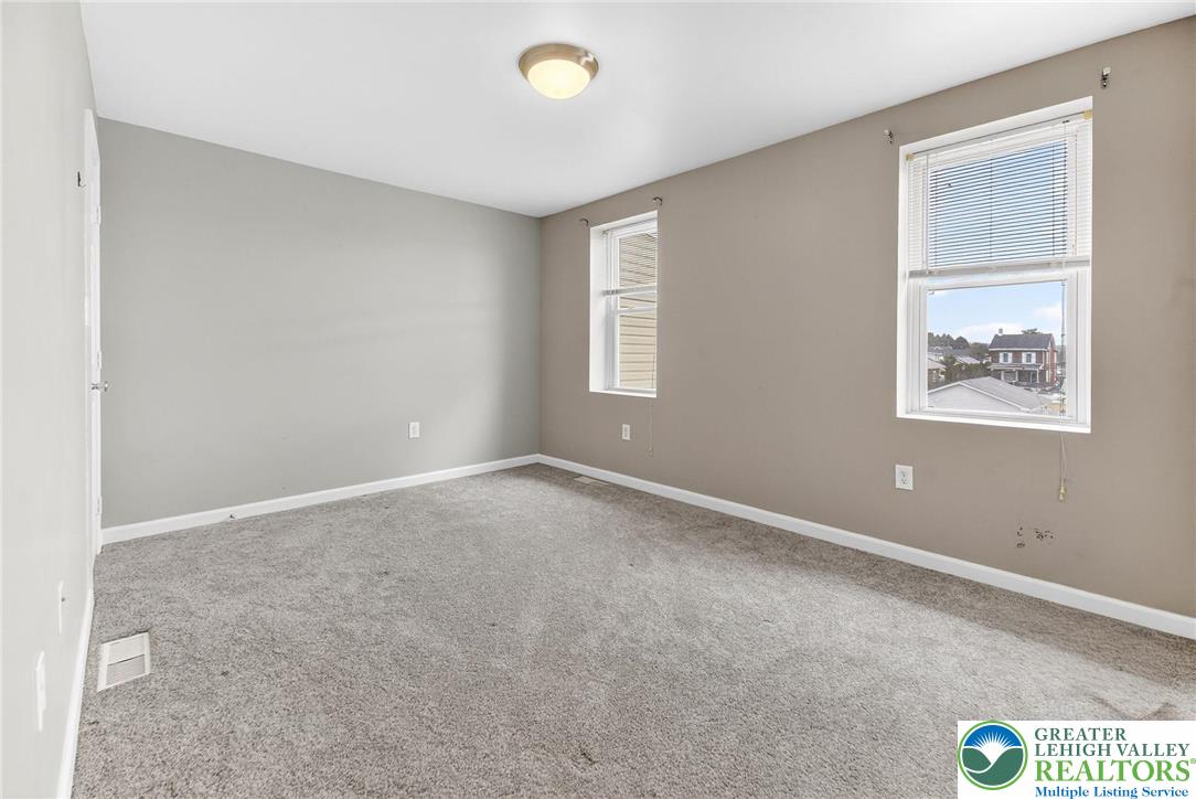 1127 Oak Street Coplay, PA 18037 - Photo 17 of 20