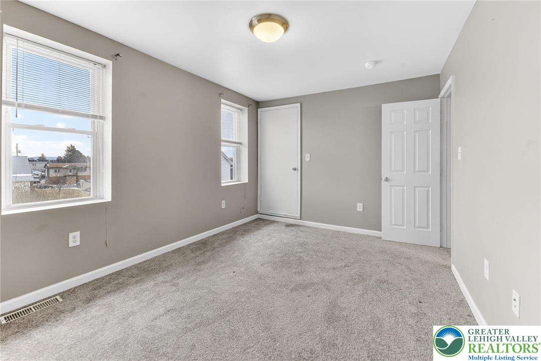 1127 Oak Street Coplay, PA 18037 - Photo 18 of 20