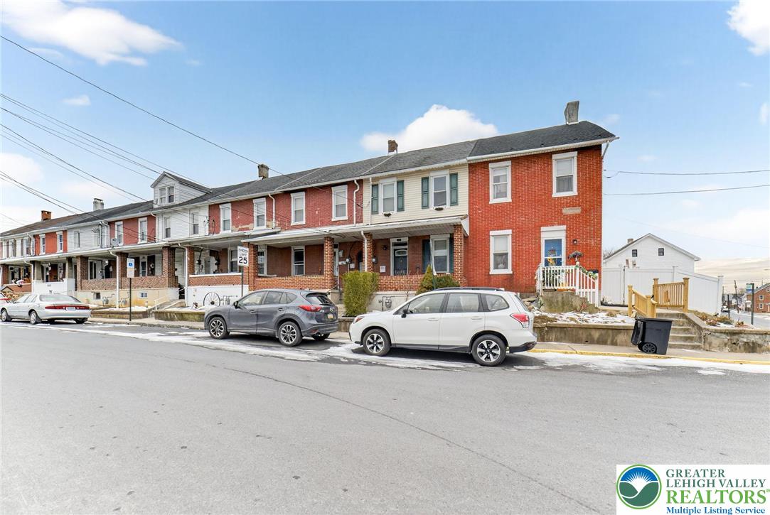 1127 Oak Street Coplay, PA 18037 - Photo 3 of 20