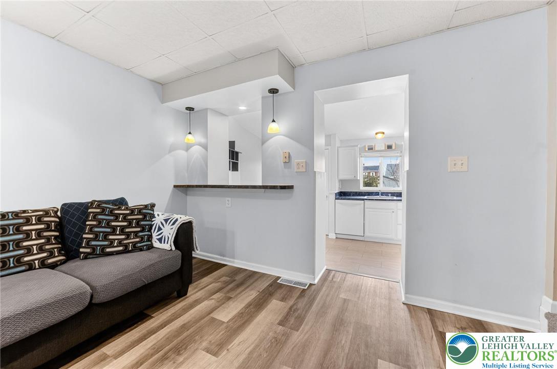 1127 Oak Street Coplay, PA 18037 - Photo 9 of 20