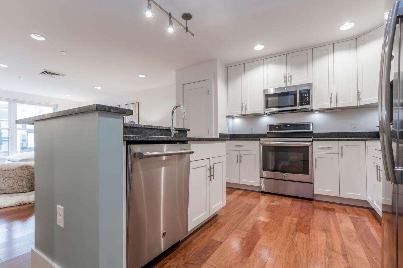 25 High Street, Unit 305 Portland, ME 04101 - Photo 7 of 42 20240223KC-71007