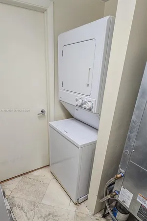 $8,950 | 1455 Ocean Drive, Unit 1211, Miami Beach, FL 33139