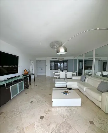 $8,950 | 1455 Ocean Drive, Unit 1211, Miami Beach, FL 33139