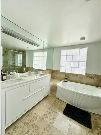 $8,950 | 1455 Ocean Drive, Unit 1211, Miami Beach, FL 33139