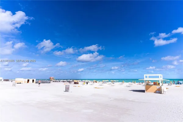 $8,950 | 1455 Ocean Drive, Unit 1211, Miami Beach, FL 33139
