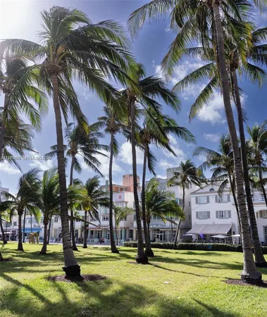 $8,950 | 1455 Ocean Drive, Unit 1211, Miami Beach, FL 33139