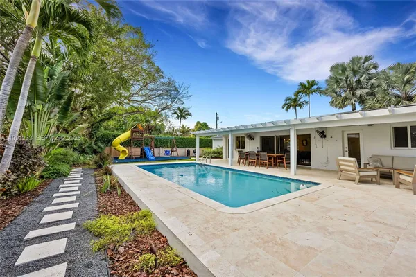 $6,800 | 6440 Southwest 63rd Terrace, South Miami, FL 33143