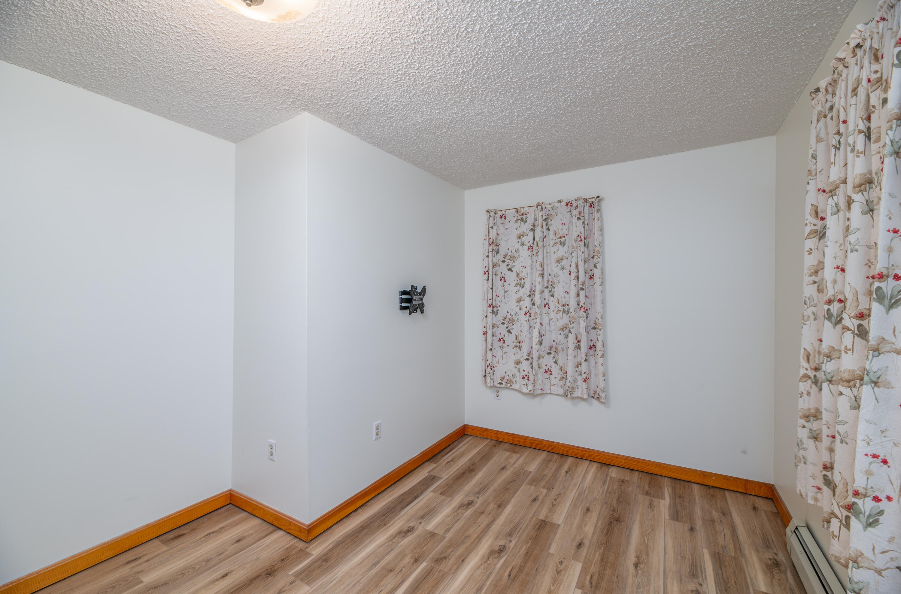 307 Lyons Road Sidney, ME 04330 - Photo 26 of 37 Interior5