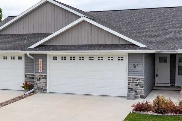 $332,900 | 4842 North Marlo Way, Unit 35, Appleton, WI 54913