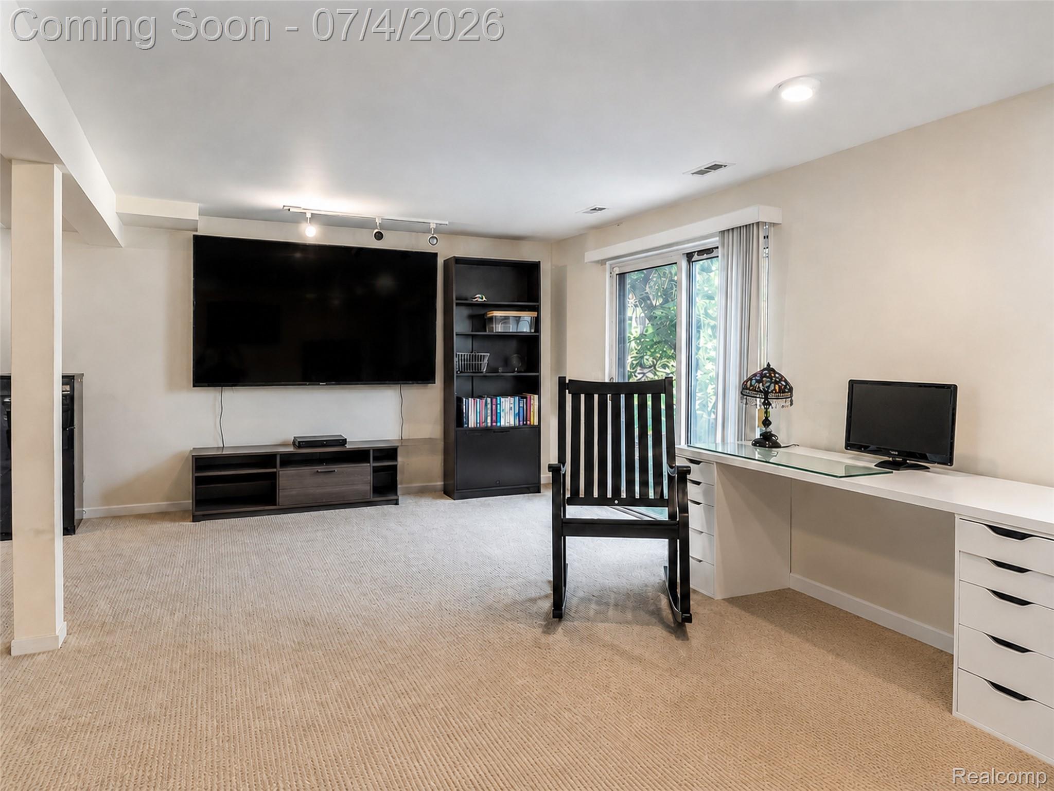 754 Ashley Circle West Rochester, MI 48307 - Photo 27 of 34 AshleyCir_754-26-ai.jpg