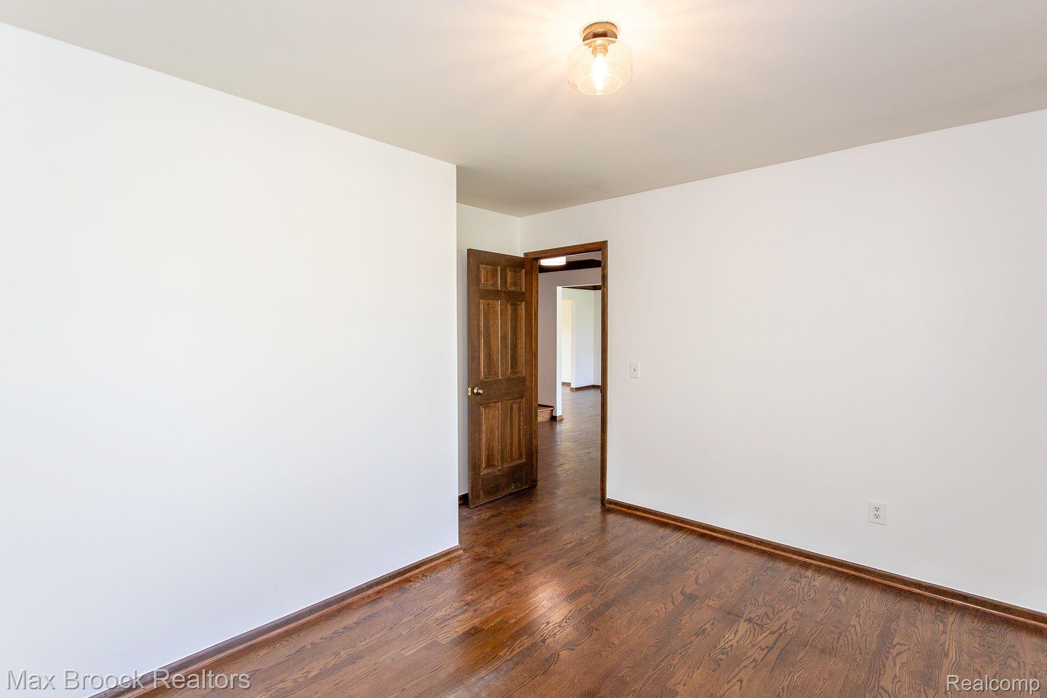 1772 North Kilburn Road Rochester, MI 48306 - Photo 25 of 49 Gallery Image 25