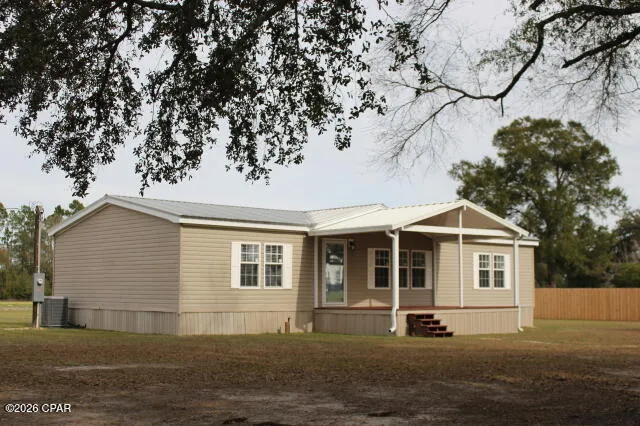 $179,000 | 5008 3rd Avenue, Malone, FL 32445