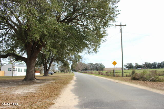 5008 3rd Avenue Malone, FL 32445 - Photo 4 of 57
