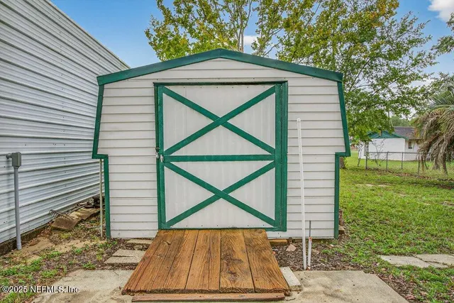 a view of a storage & utility room