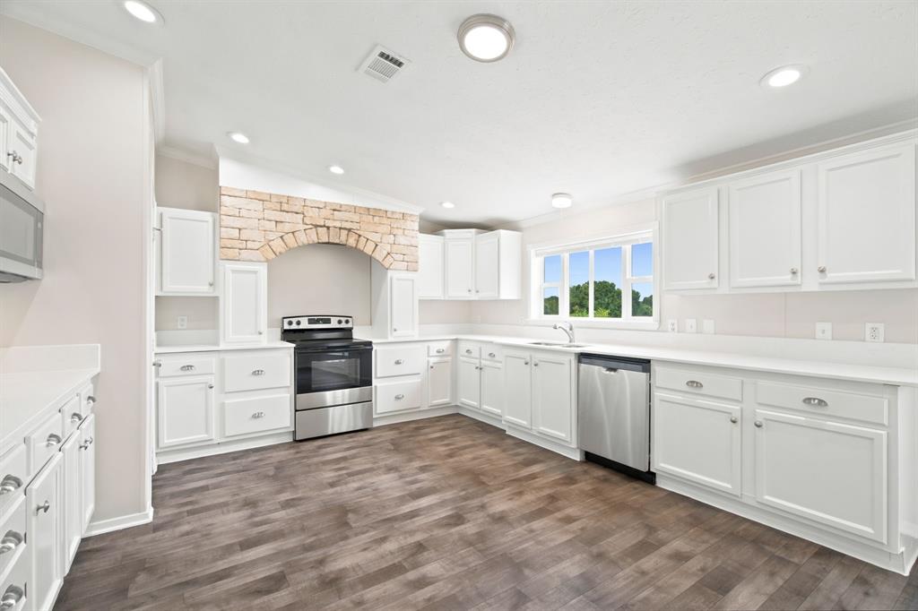 1040 Earp Road Springtown, TX 76082 - Photo 13 of 40 Gallery Image 13