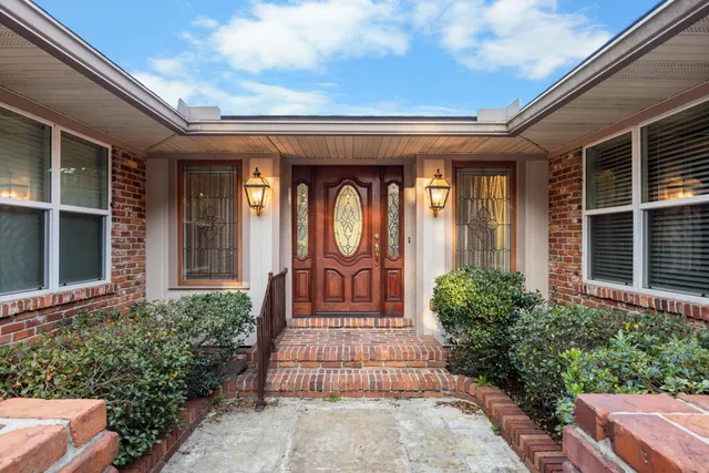 $594,500 | 9 Sherwood Road Northwest, Fort Walton Beach, FL 32547