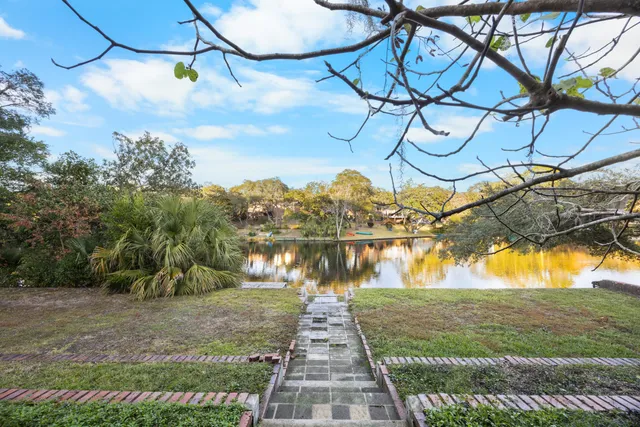 $594,500 | 9 Sherwood Road Northwest, Fort Walton Beach, FL 32547