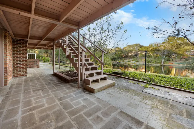 $594,500 | 9 Sherwood Road Northwest, Fort Walton Beach, FL 32547