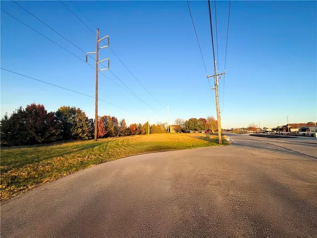 $99,000 | 900 East Santa Fe Street, Gardner, KS 66030