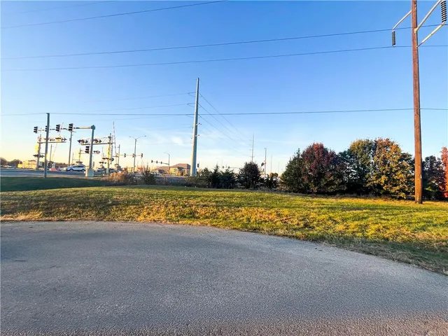 $99,000 | 900 East Santa Fe Street, Gardner, KS 66030