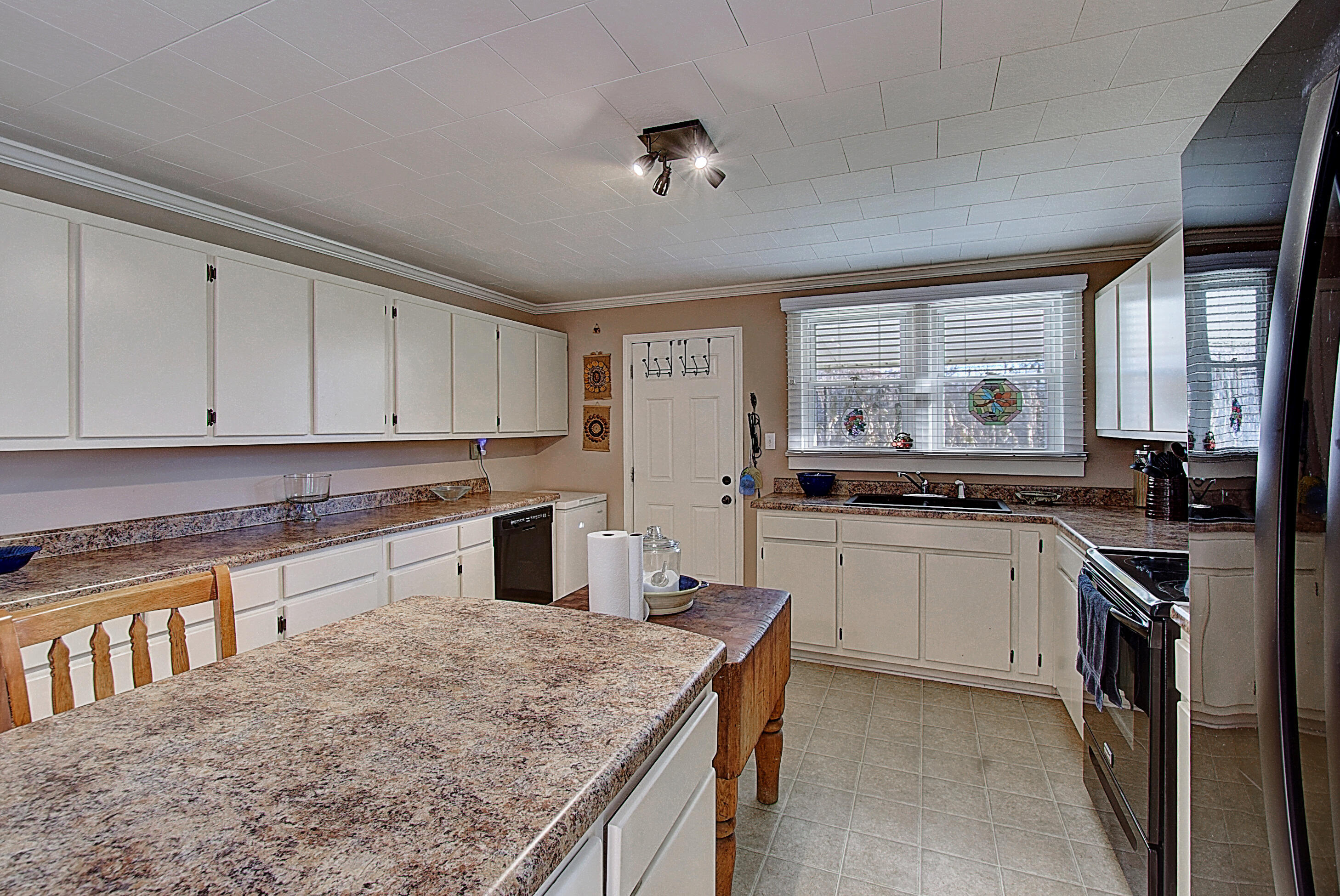 108 Poor Farm Road Greeneville, TN 37745 - Photo 8 of 30 4CF6087C-87B3-4A52-A958-2694622032ED