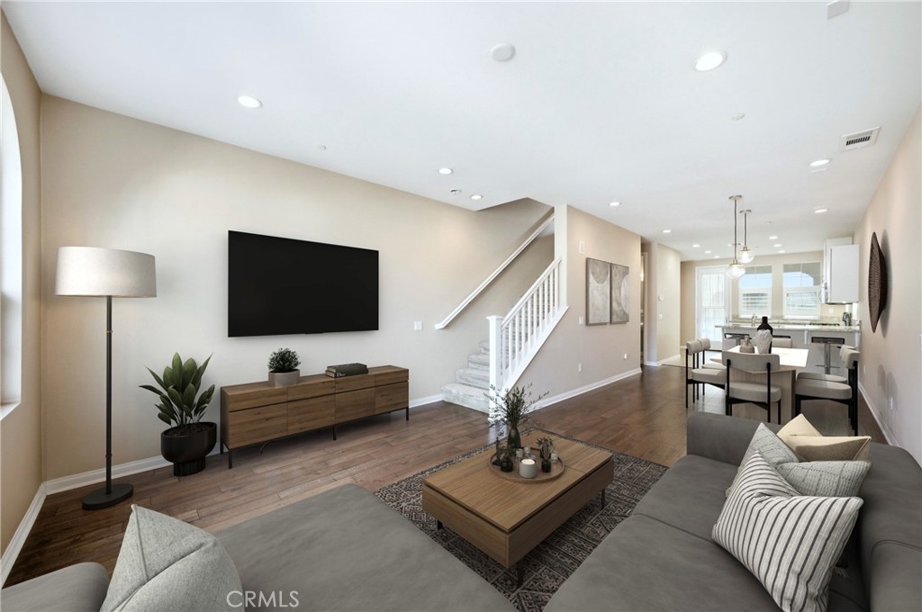 810 East Promenade, Unit C Azusa, CA 91702 - Photo 2 of 41 Living Room