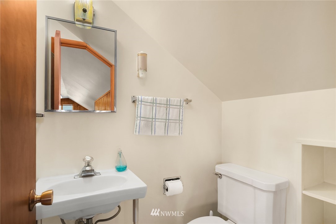12364 Southeast 160th Street Renton, WA 98058 - Photo 17 of 26 Gallery Image 17
